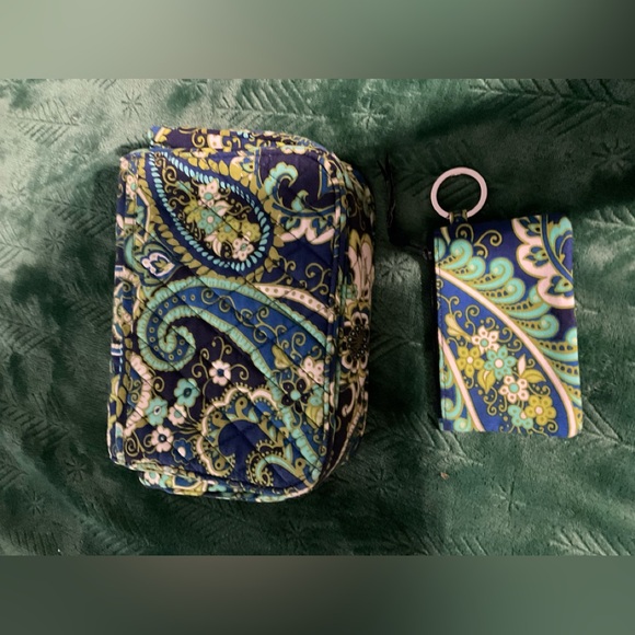 Vera Bradley Blue and Green Patterned Women\'s Bag Set